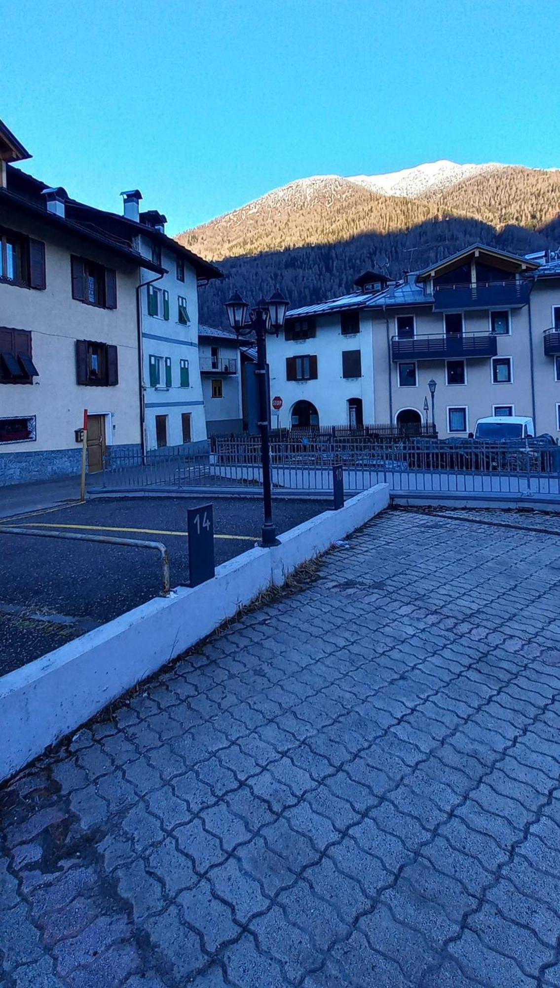 Appartamento En Mez Al Paes Dimaro Exterior foto